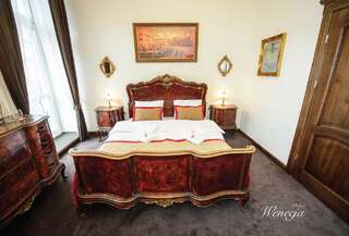Отели типа «постель и завтрак» Sempre B&B Плоцк Номер с кроватью размера «king-size» и балконом-2